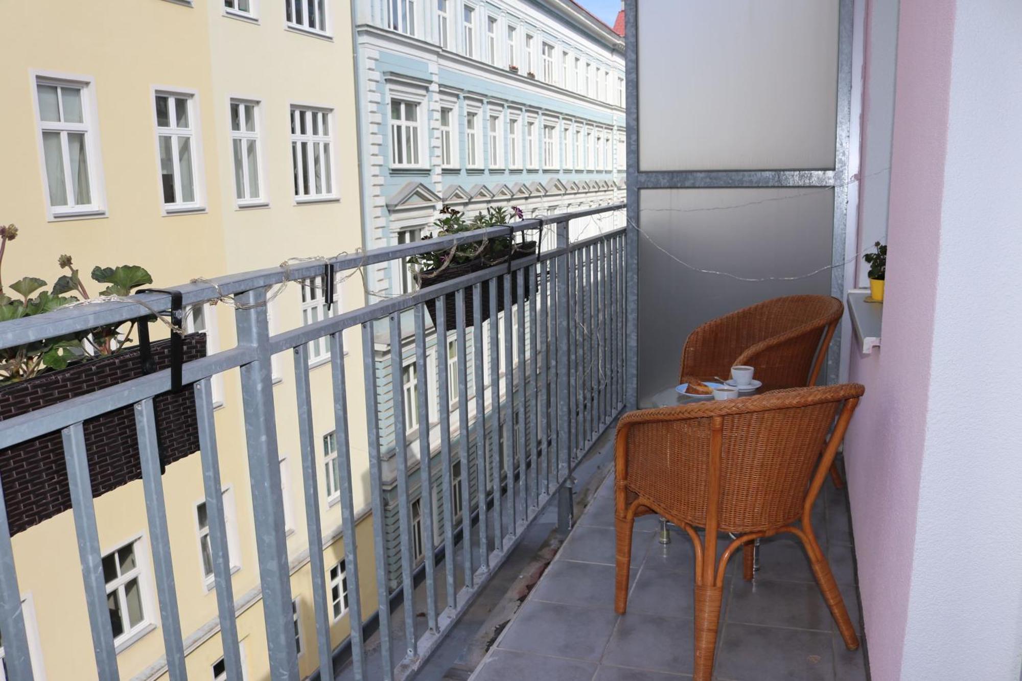 Apartment New Terrace And Open Kitchen *